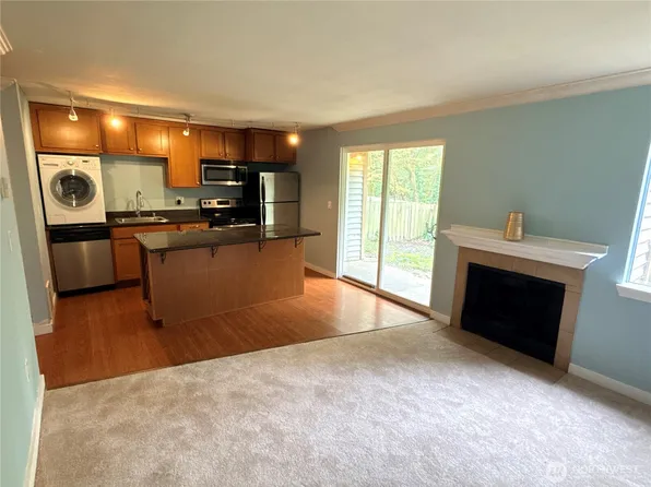 23453 16th Avenue S #A-102, Des Moines, WA 98198