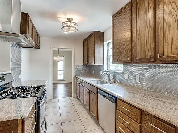 4th image of 5814 Sunnywood Dr