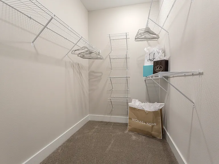 Annandale Apartment Homes — Photo 11