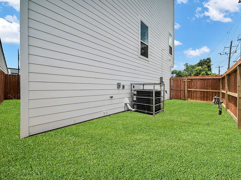 6903 Saint Augustine St — Photo 18