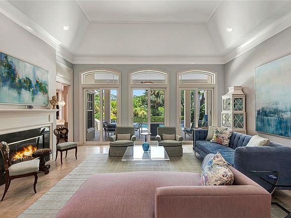4th image of 211 Shores Dr