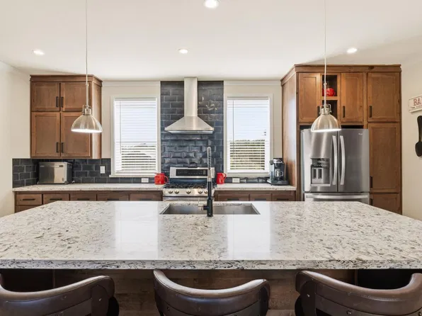 4051 Fisher Lake Drive, Redwood Valley, CA 95470