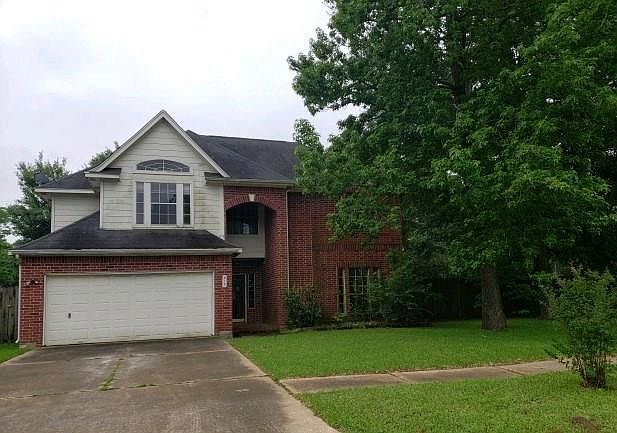 1st image of 915 Highland Woods Dr