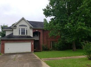 915 Highland Woods Dr, Highlands, TX 77562