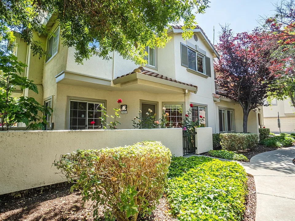 1171 Tea Rose Cir