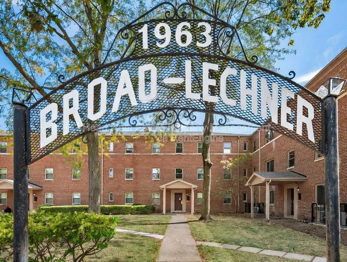 1 bed, 1.0 bath, 600 sqft, $695 — Photo 1