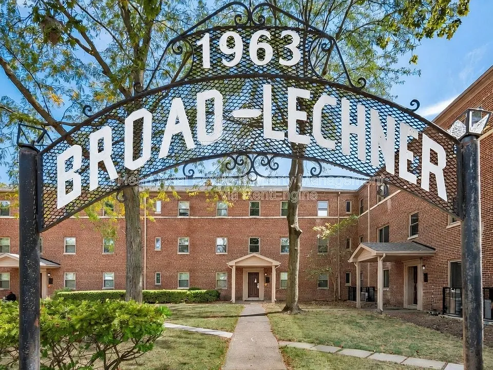 1963 W Broad St #8