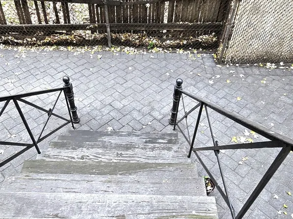 327 Jackson Street image 41 of 47