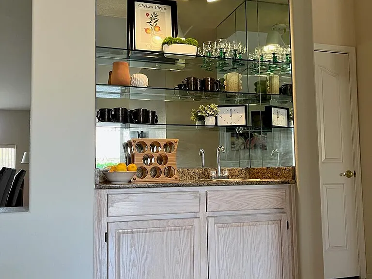 9013 W Kerry Ln — Photo 12