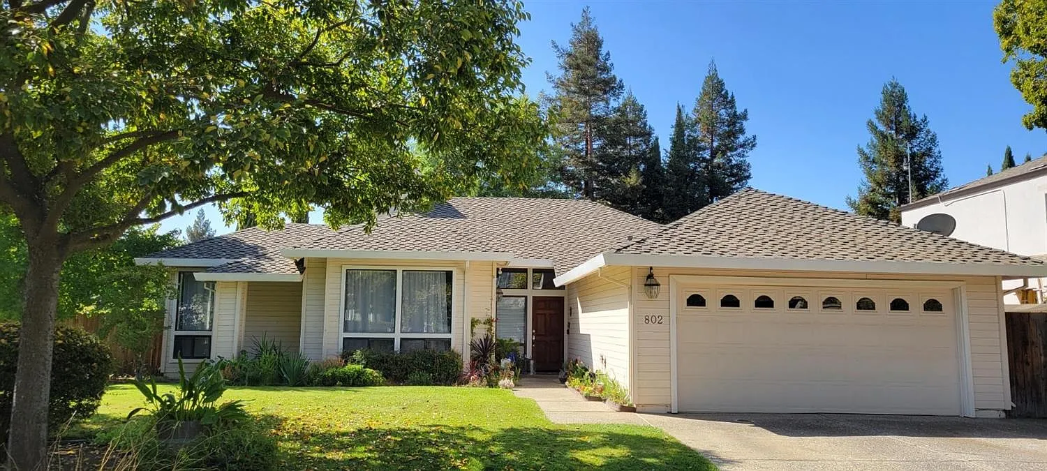 802 Kestrel Pl photo 1