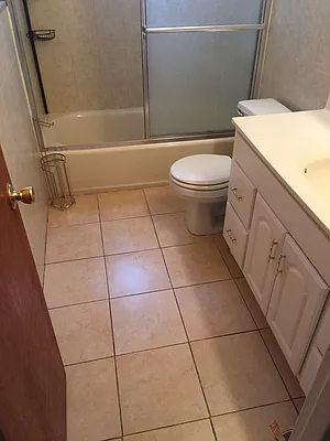 Rented by Metroline Realty | media 44
