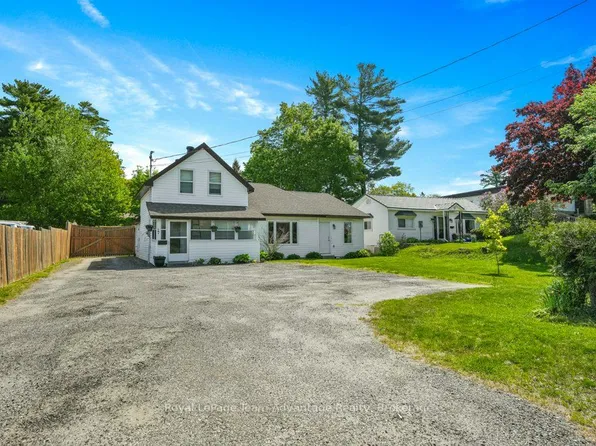 17 Joseph St, Parry Sound, ON P2A 2G3