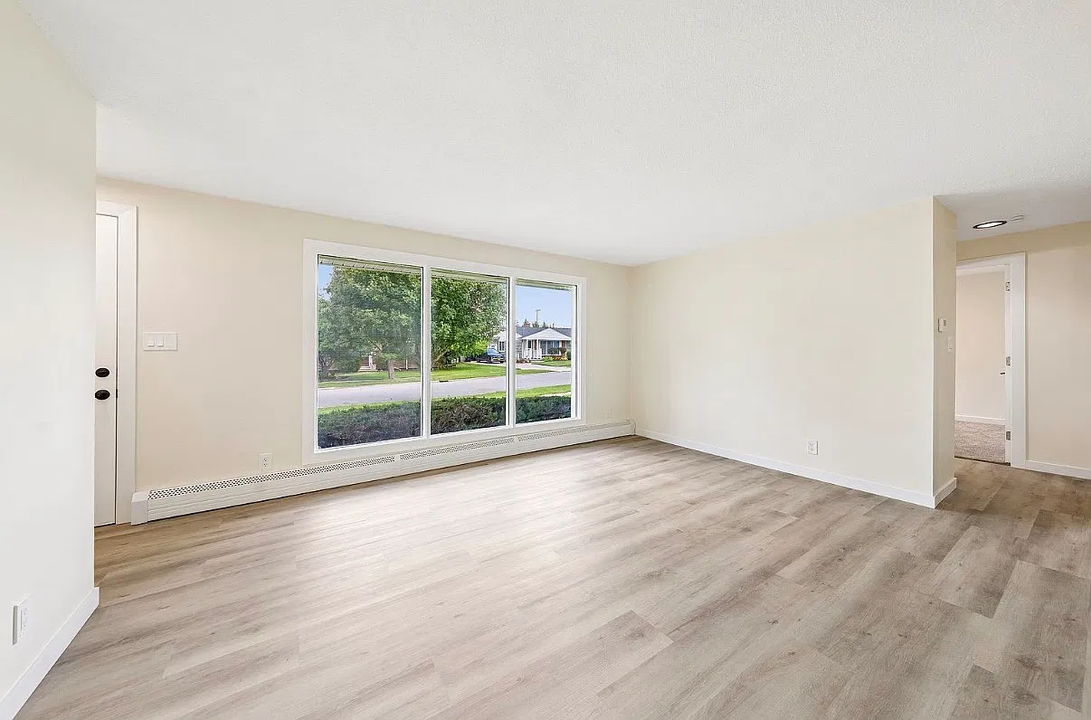 3 bed, 1049 sqft, $2,800 — Photo 3