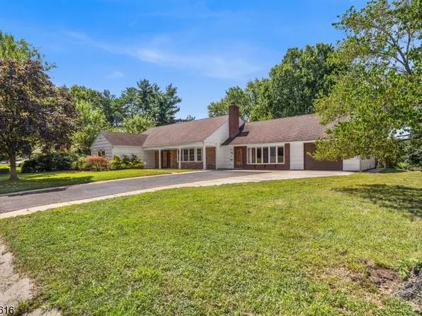 74 Country Club Rd, Willingboro Twp., NJ 08046