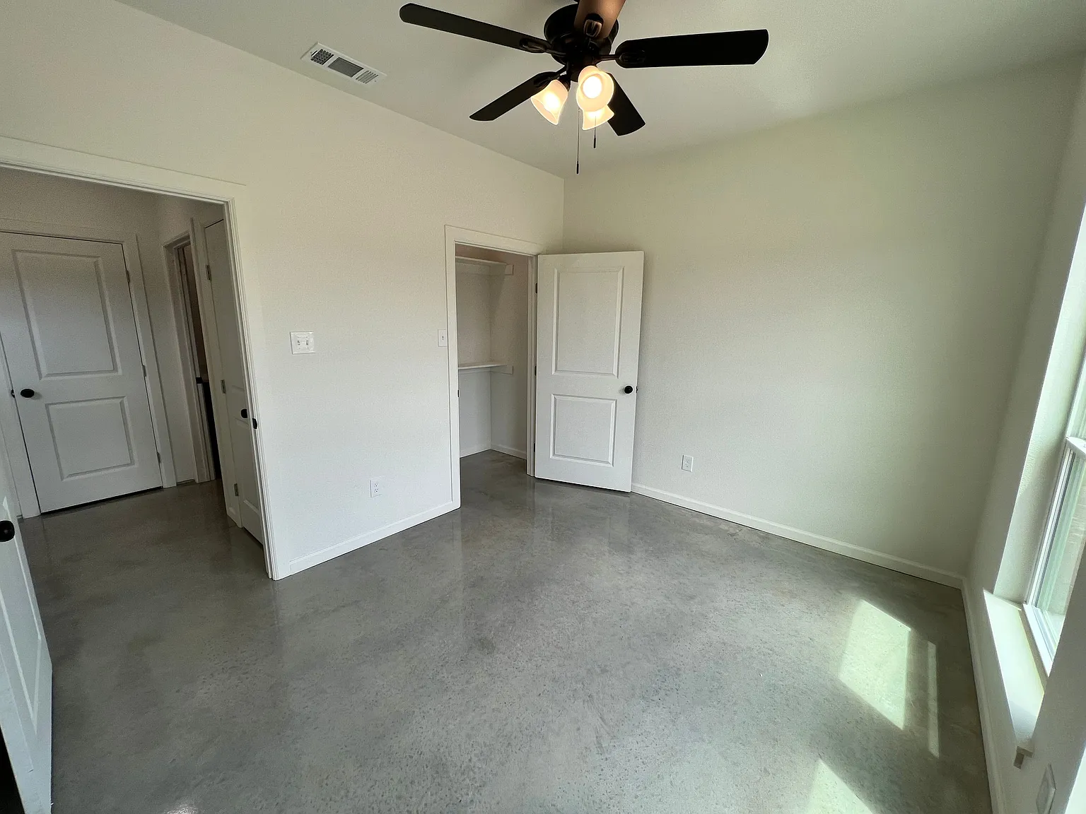 3 bed, 1387 sqft, $1,700 — Photo 4