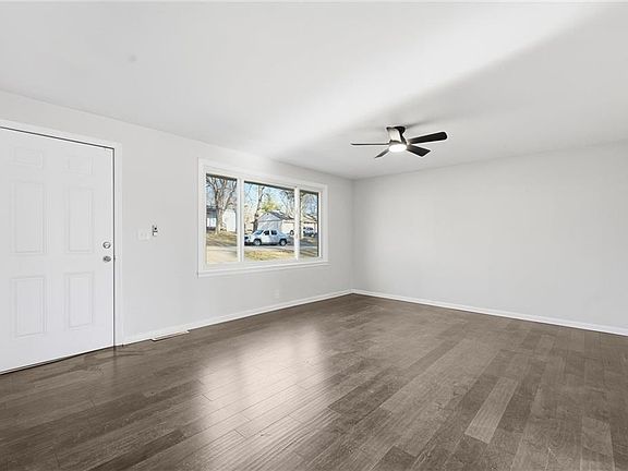 5th image of 6219 Lathrop Ave