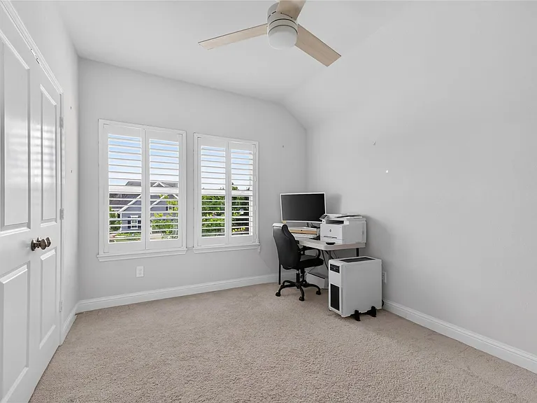 2524 Hagerman Ct — Photo 34