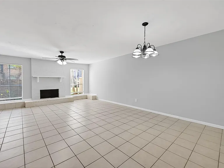 8646 Maplecrest Dr — Photo 8