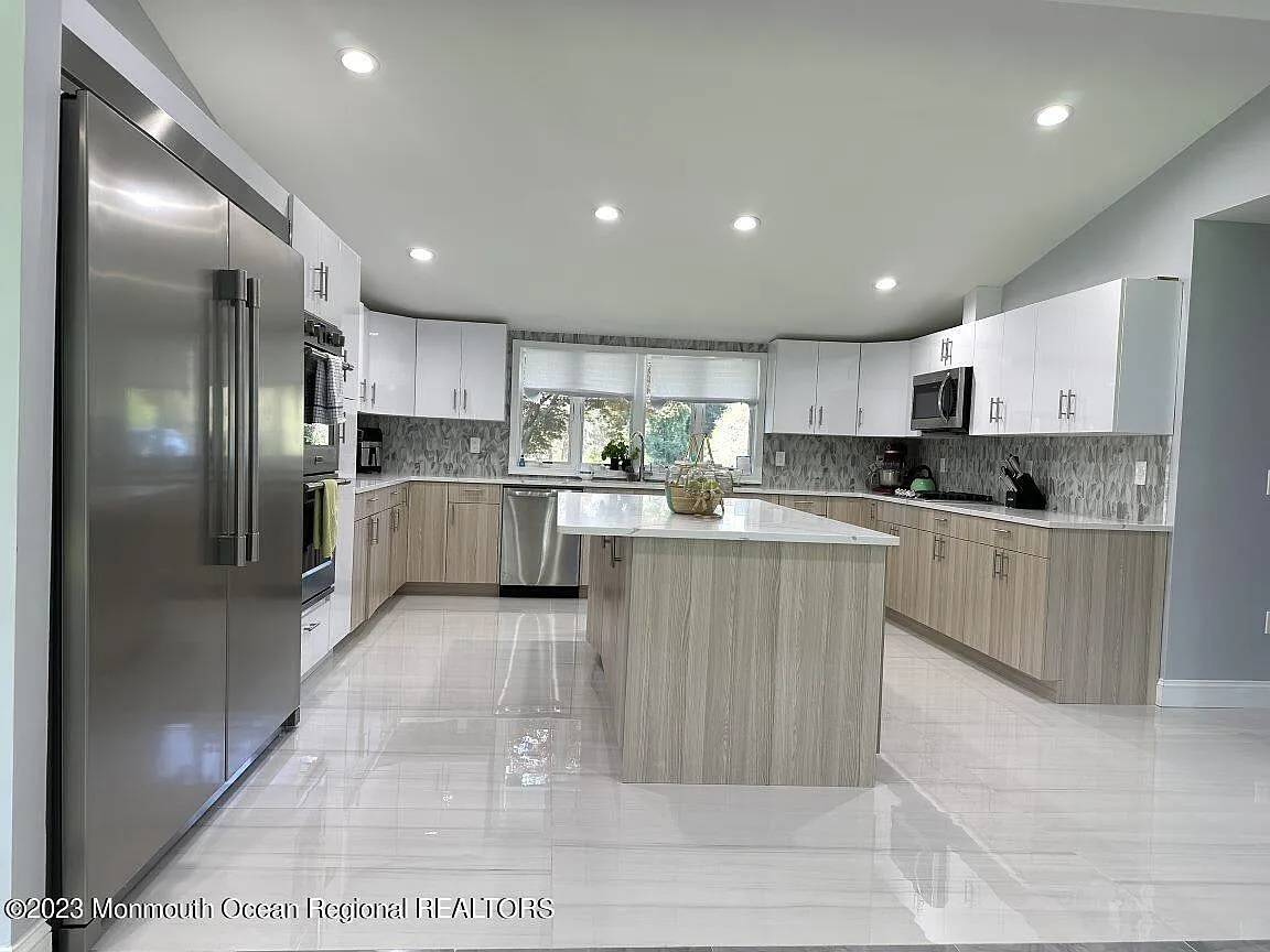 5 bed, 1968 sqft, $2,800 — Photo 4