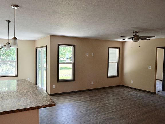 3rd image of 2120 Newbury Cir