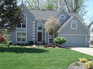 10933 Shadow Glen Dr, Loveland, OH 45140
