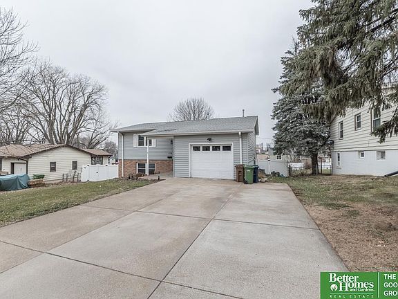 2nd image of 116 Hillside Dr