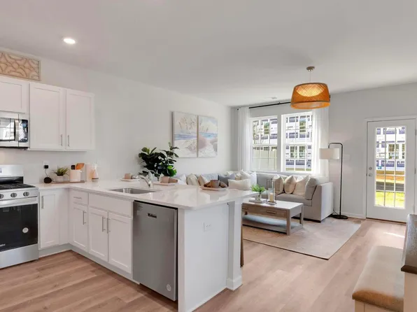 111 Corolla Dr, Egg Harbor Township, NJ 08234