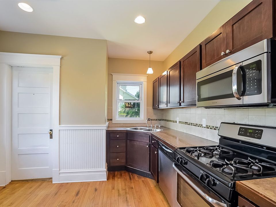 009-Kitchen-3066611-medium