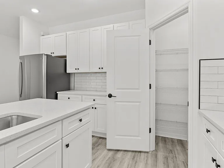 548 Knapp St — Photo 56