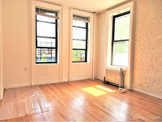 Rented by City Connections Realty | media 32