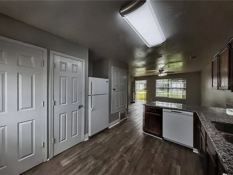 102 Park St #2 — Photo 4
