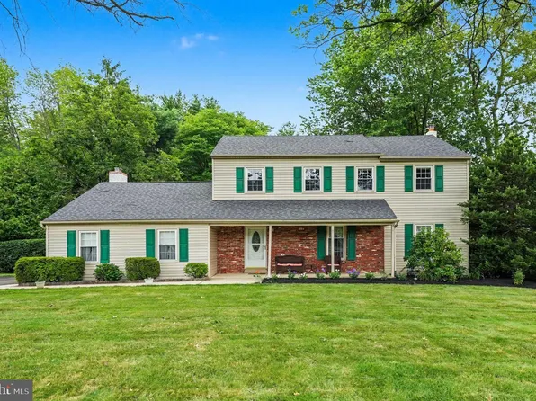 1717 Howe Ln, Maple Glen, PA 19002