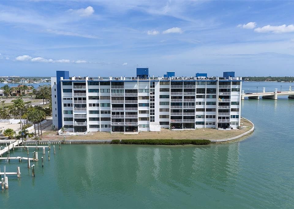 1st image of 450 TREASURE ISLAND CAUSEWAY #105