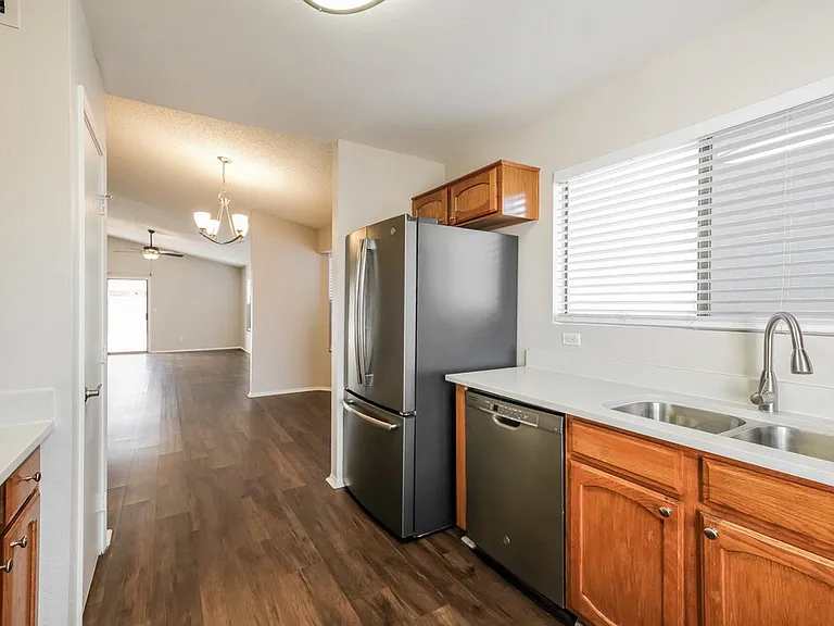 11622 W Olive Dr — Photo 9