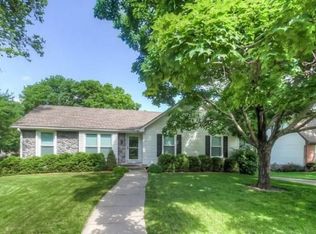 12610 W 101st Ter, Lenexa, KS 66215