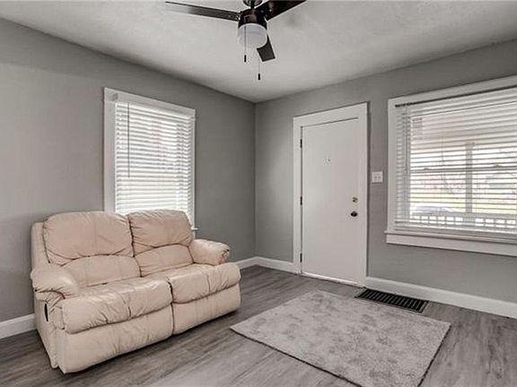 4th image of 211 N Thorpe St