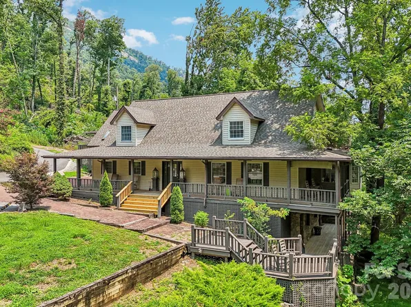 950 Main St Unit 4, Chimney Rock, NC 28720