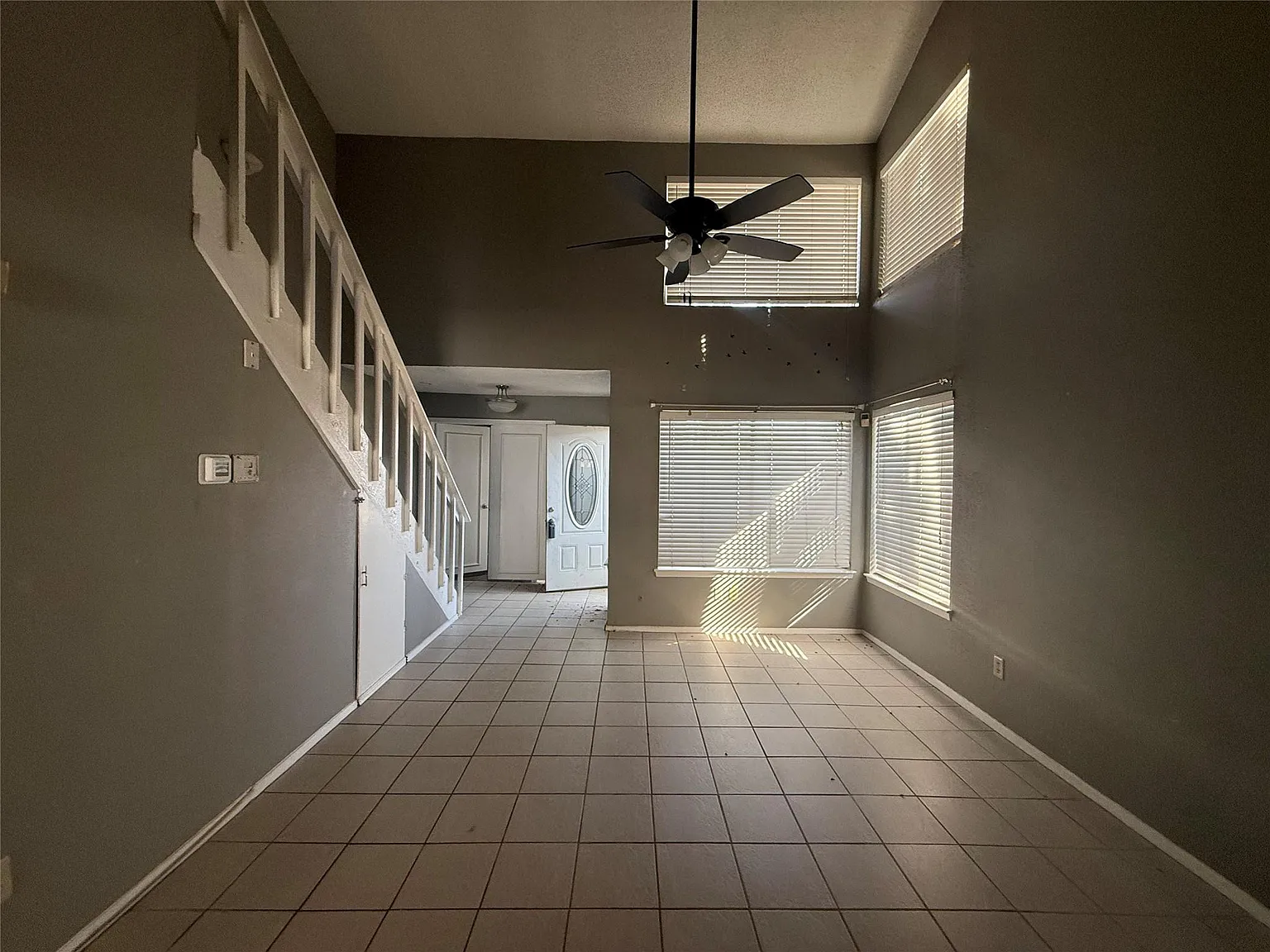 3 bed, 2.5 bath, 1588 sqft, $1,600 — Photo 4