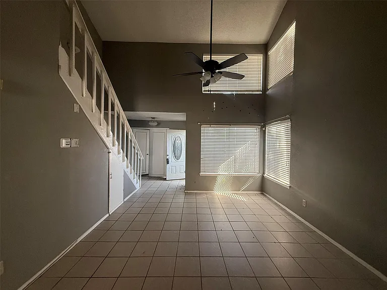 8498 Dairy View Ln — Photo 4