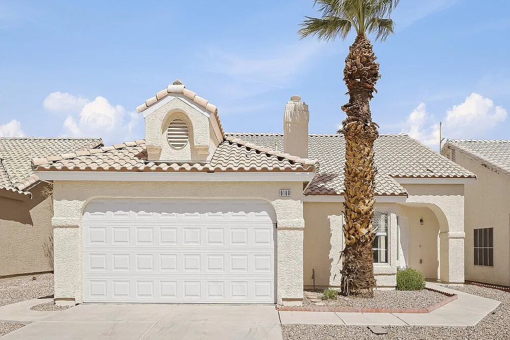 3 bed, 2.0 bath, 1777 sqft, $2,215 — Photo 1