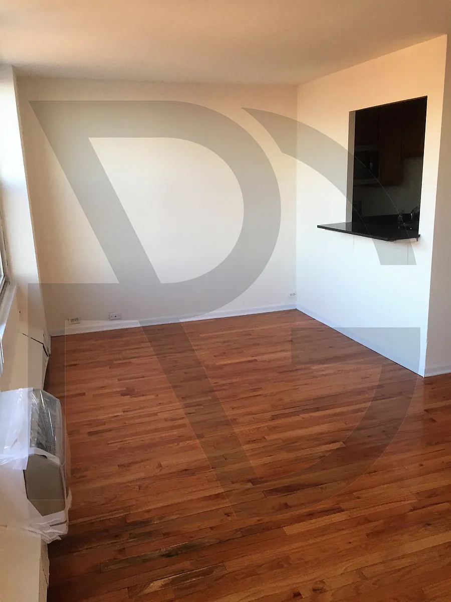 Building Photo - 5640 N Sheridan Rd #5650-2F