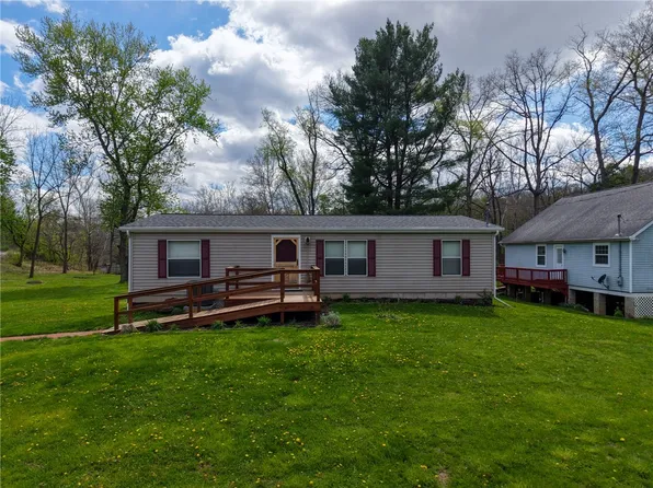 230 Cottage Ln #200, Evans City, PA 16033