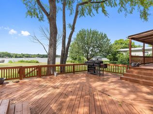 120 Oak Hills Dr, Mabank, TX 75156
