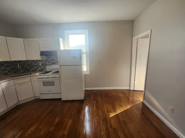 311 S 6th St #37E, Newark, NJ 07103