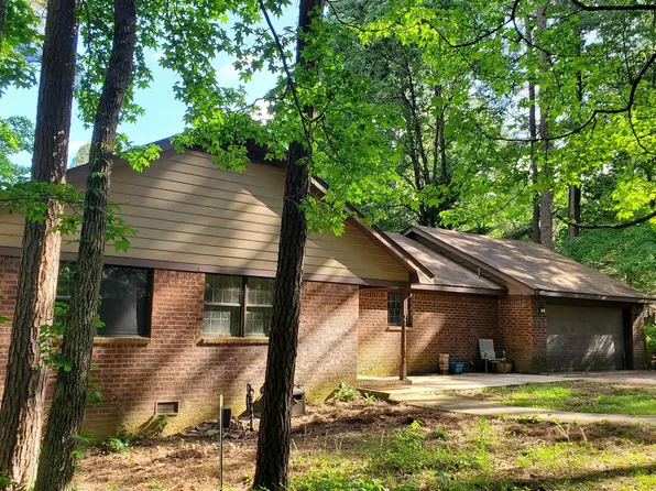 314 Woodland Lake Dr, Laceys Spring, AL 35754