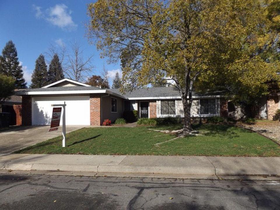 1st image of 2415 Saguaro Way