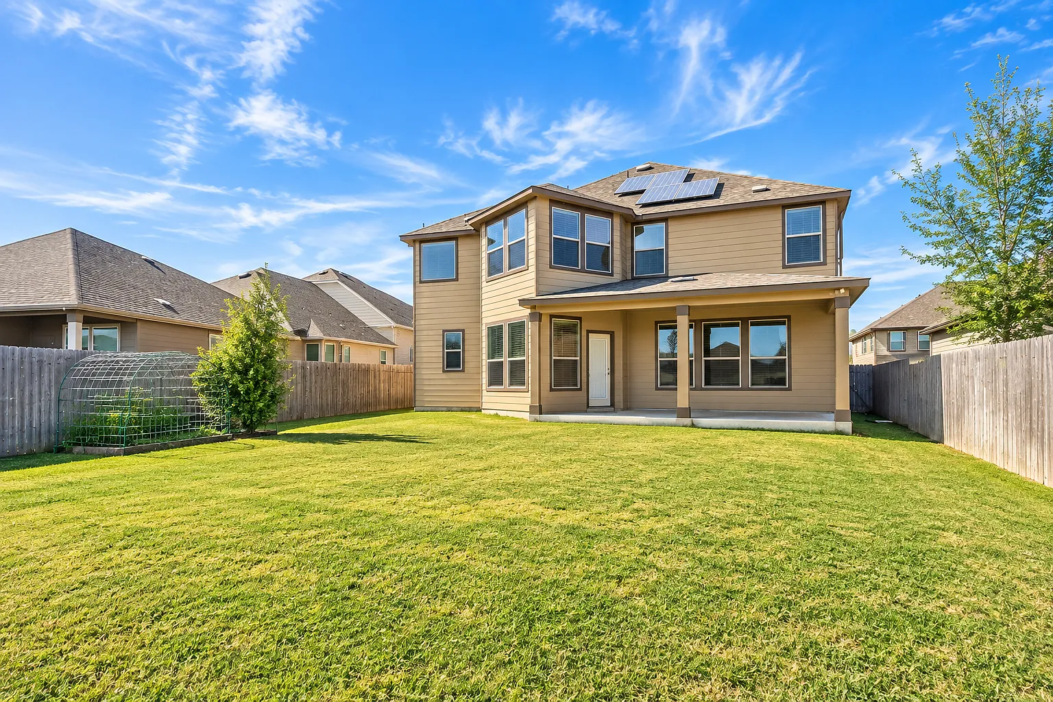 3 bed, 2.5 bath, 2790 sqft, $2,800 — Photo 1