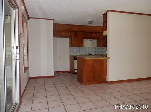 3rd image of 1003 Ronstan Dr