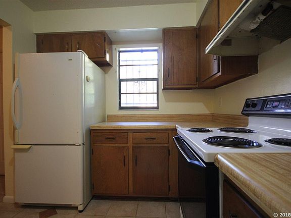 3rd image of 3320 NW 21st Dr