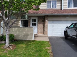 1231 Pecks Woods Dr, New Brighton, MN 55112